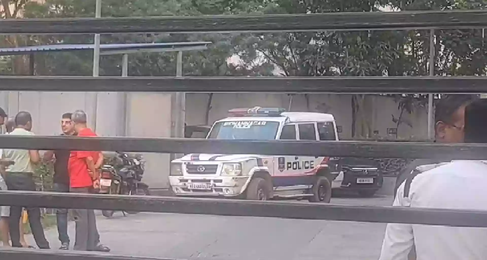 Man dies after falling from 8th floor balcony in Saltlake Sector 5