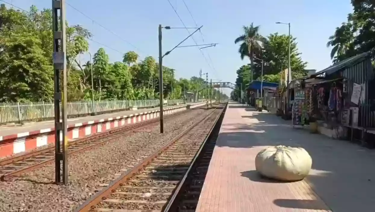 18-year-old's blood-soaked body found on track in the Bangaon–Sealdah stretch
