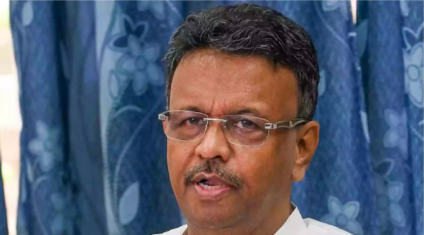 Mayor Hakim orders to issue 500 to 1000 birth and death certificates daily amid SIR