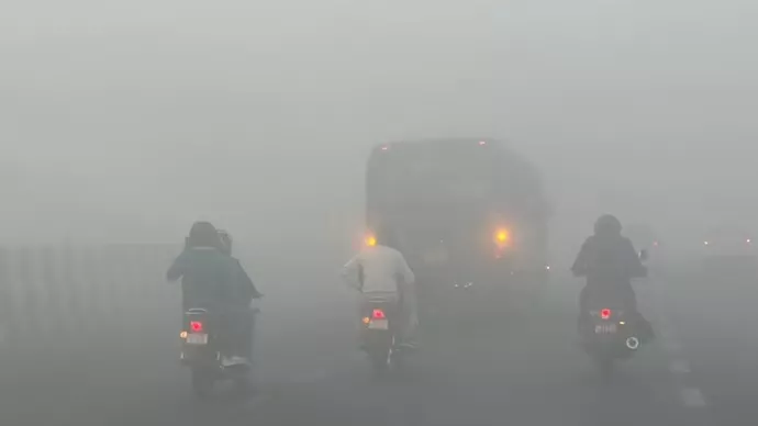 AQI in Delhi reaches near 500 as pollution covers the national capital