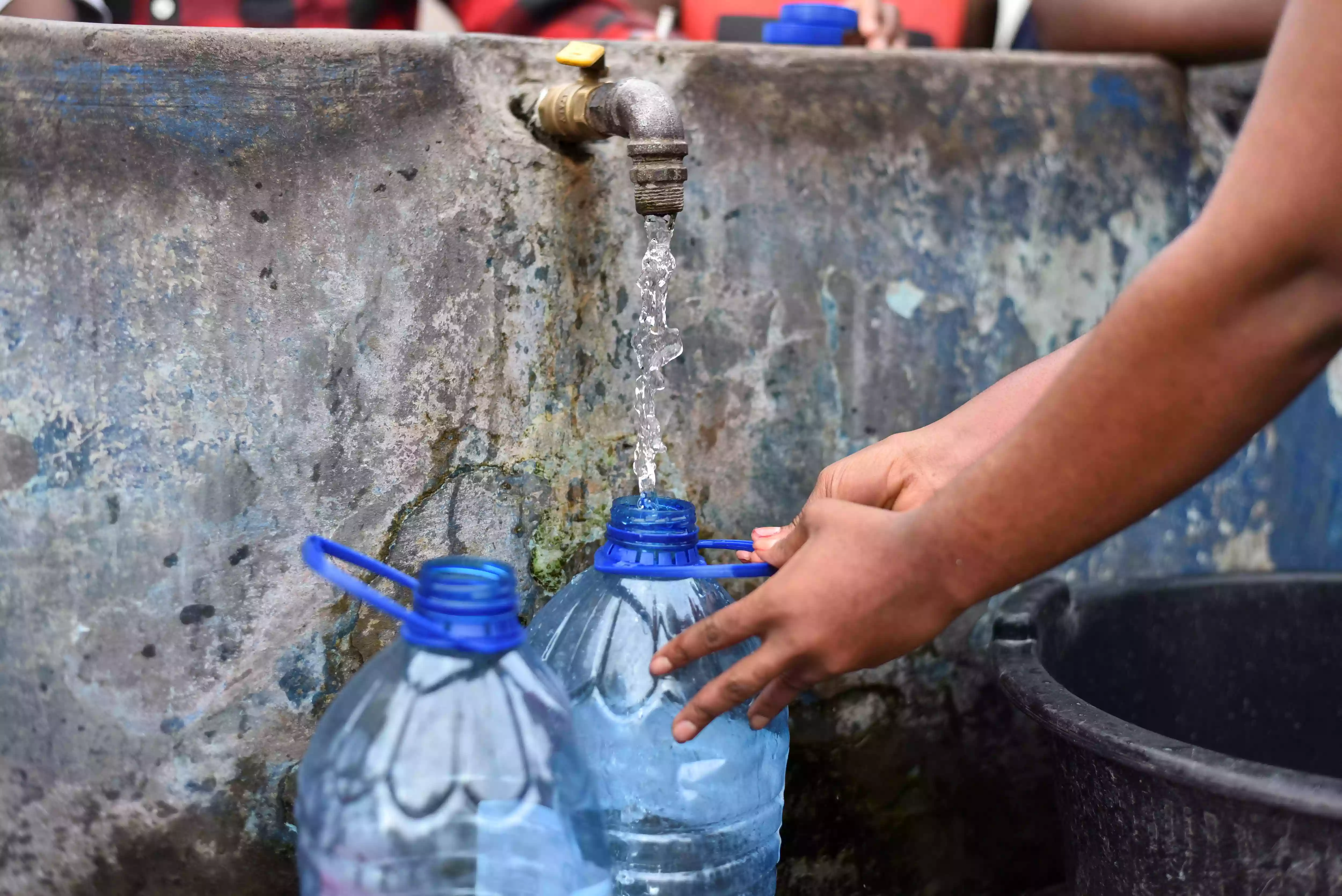 50 people fall ill after drinking municipality water in Murshidabad, 1 woman dies