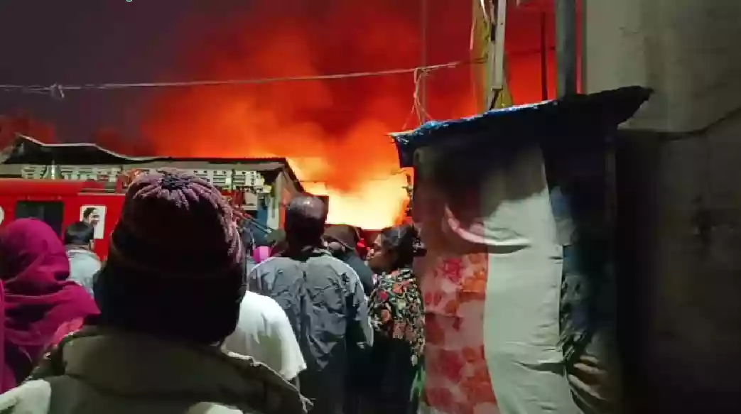 Late-night blaze burns 200 shops near Birati station, goods worth lakhs damaged