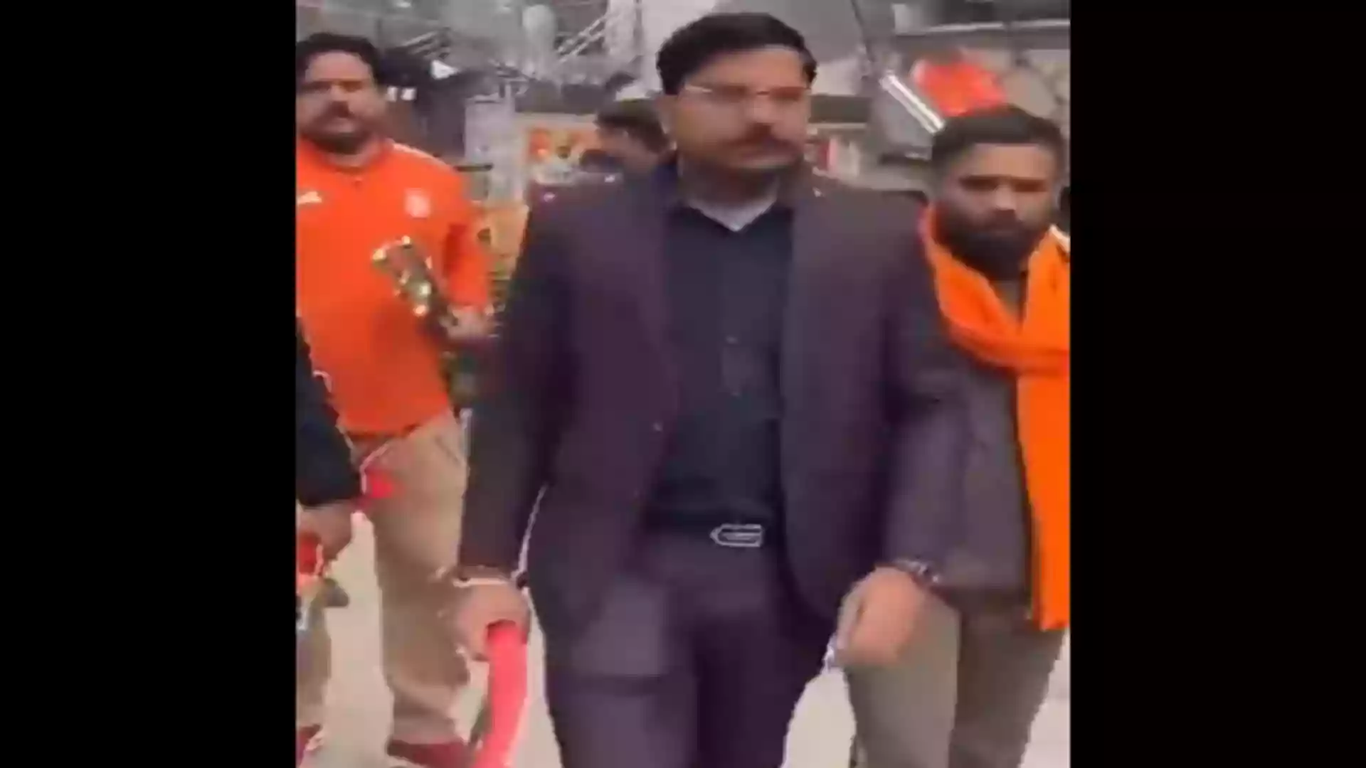 Police arrest 6 members of a Hindu outfit for distributing swords in Ghaziabad 