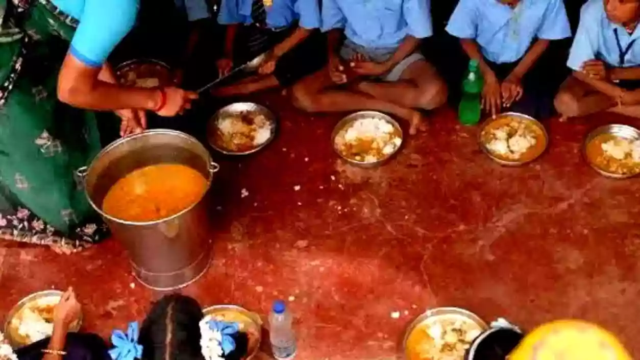 Allegation of dog-touched meat in school mid-day meal sparks uproar in Medinipur