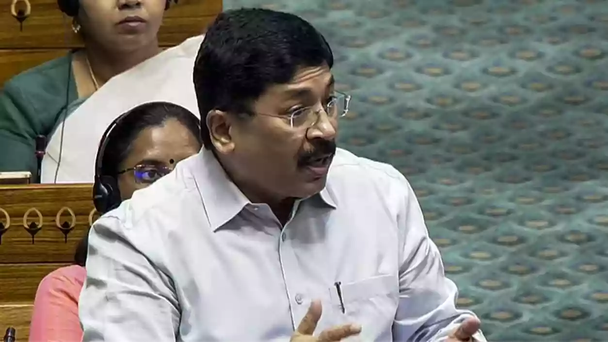 'Girls educated in south, kept as slaves in north': DMK leader sparks row