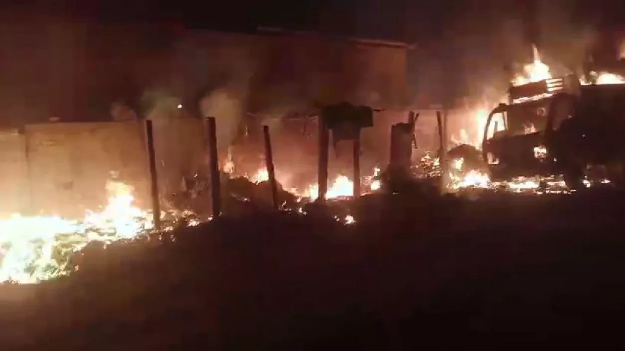 Shops and vehicles gutted in massive fire in Howrah's Shalimar