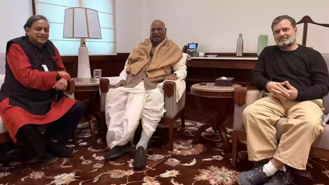 “We are moving together, on same page,” says Shashi Tharoor after meeting Rahul Gandhi, Kharge