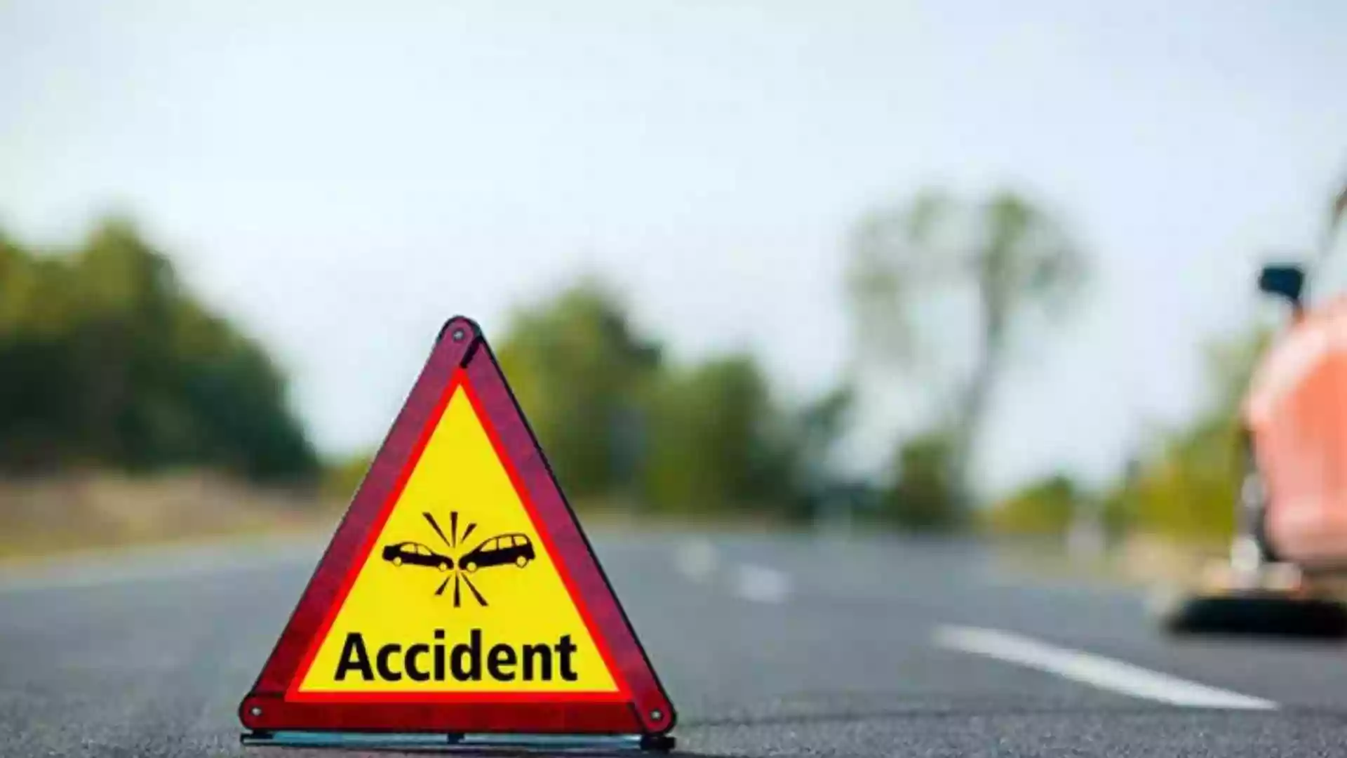 5 dead, 8 injured after speeding truck hits motorcycles on Odisha overbridge