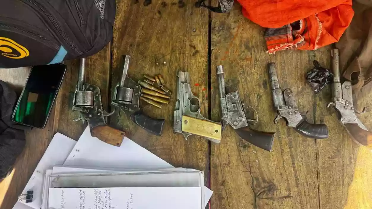 Bihar man arrested in Kasba with pistols and cartridges during covert operation