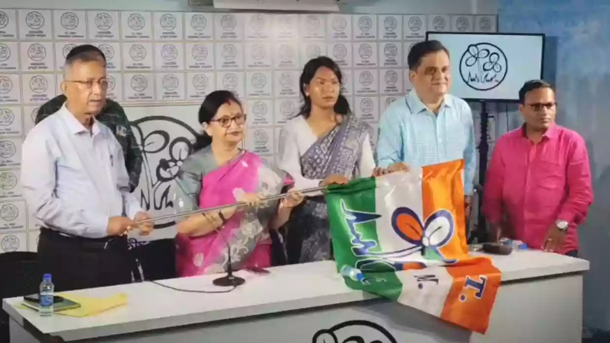 Athlete Swapna Barman joins TMC in the presence of Chandrima Bhattacharya & Bratya Basu