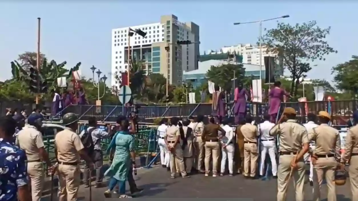 ASHA workers allege ‘illegal deductions’, clash with police as protesters breach barricades