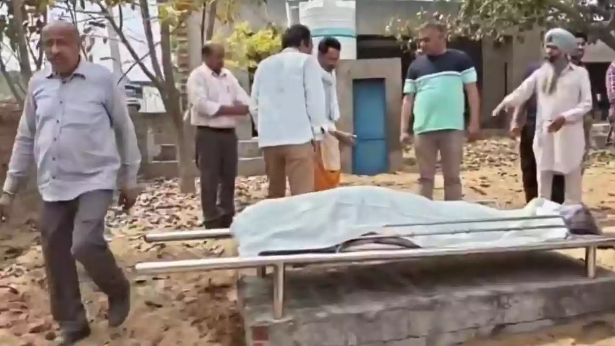Elderly man dies after collapsing in LPG queue amid gas shortage in Punjab’s Barnala