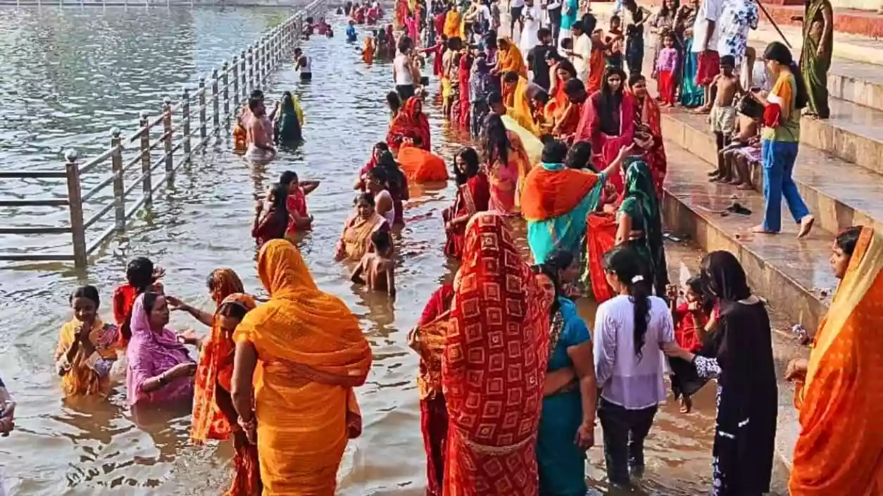 6 boys swept by current during Chhath bath in Patna, 2 dead, search on for 1
