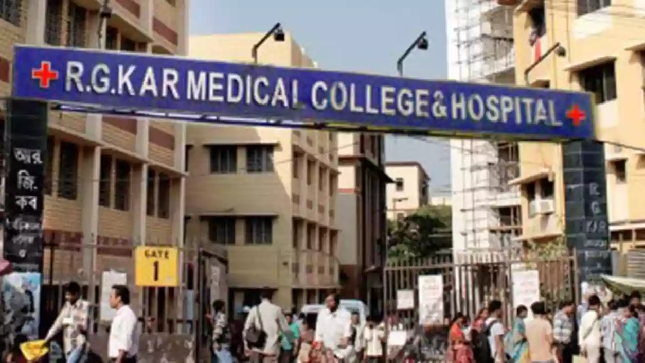 Female student narrowly escapes after RG Kar's hostel ceiling falls