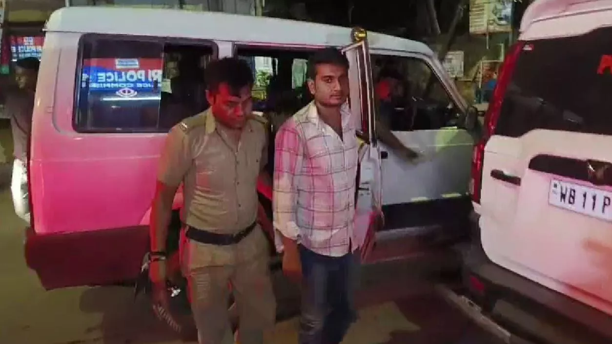 Panic in Howrah’s Golabari as 2 narrowly escape firing incident, 1 held