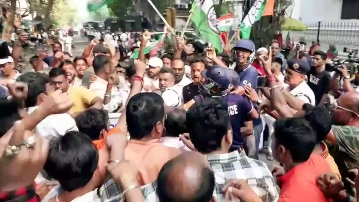 Police summons 2 Trinamool Councillors over chaos outside CEO's office