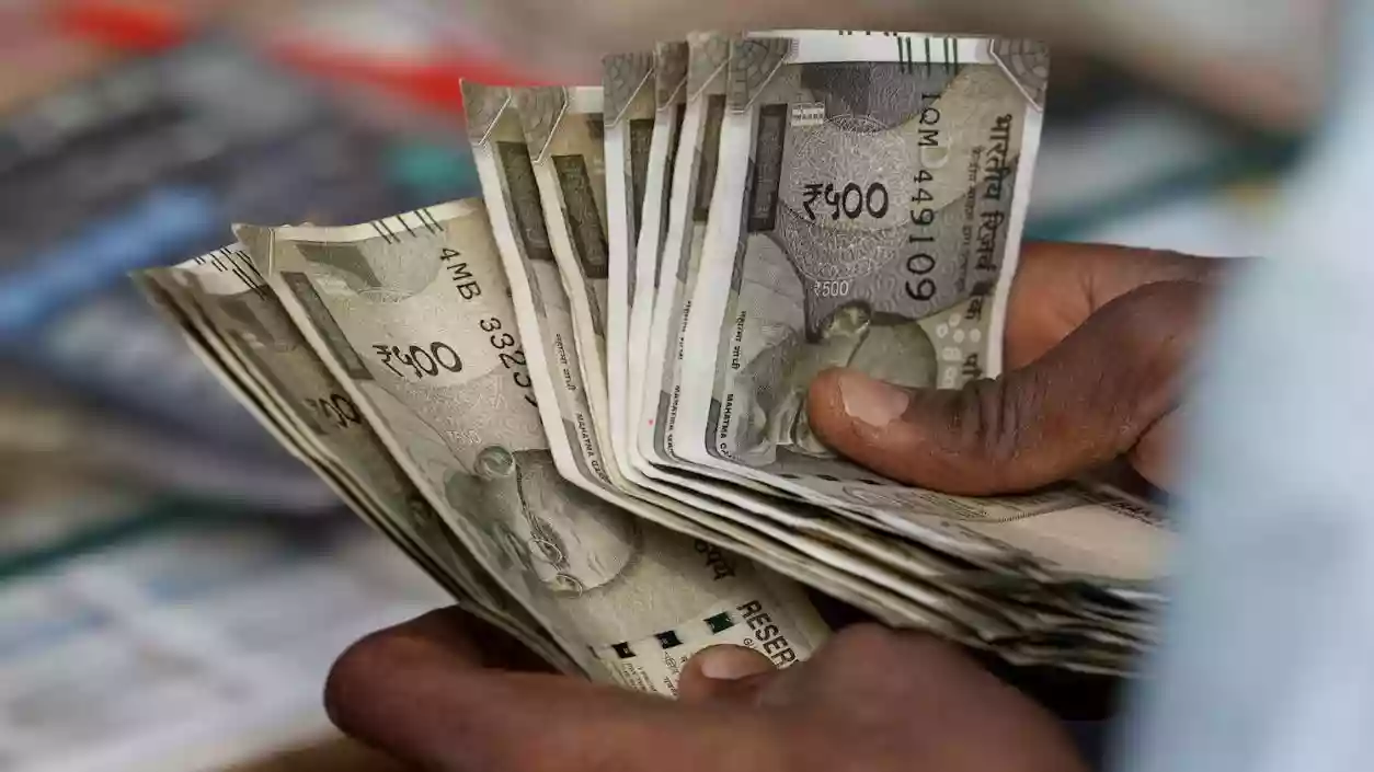Another cash haul in Kolkata ahead of polls; BSF seize ₹15 lakhs during vehicle check 