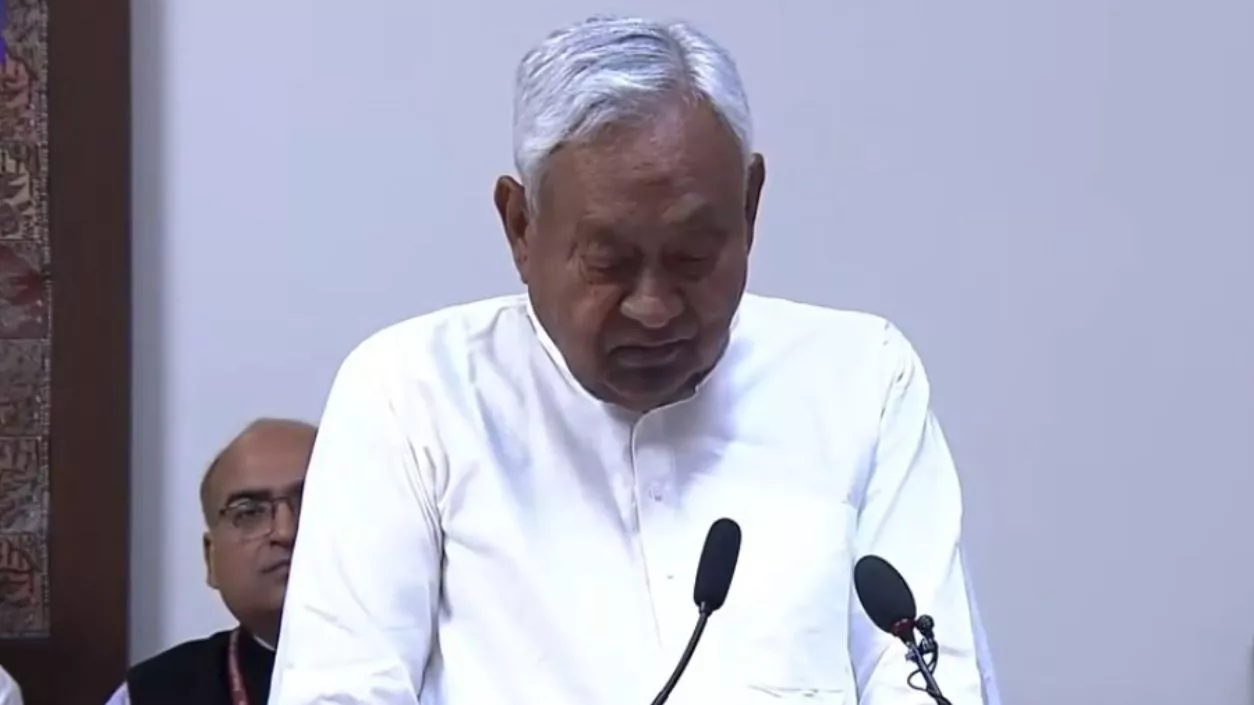 Nitish Kumar takes oath as a Member of the Rajya Sabha, new CM in Bihar soon