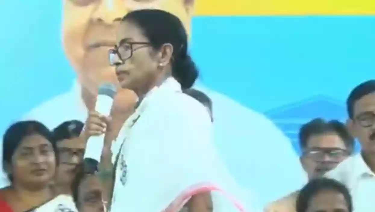 ‘Minority govt with same arrogance’: Mamata slams Centre, calls Doordarshan ‘Modi Darshan’