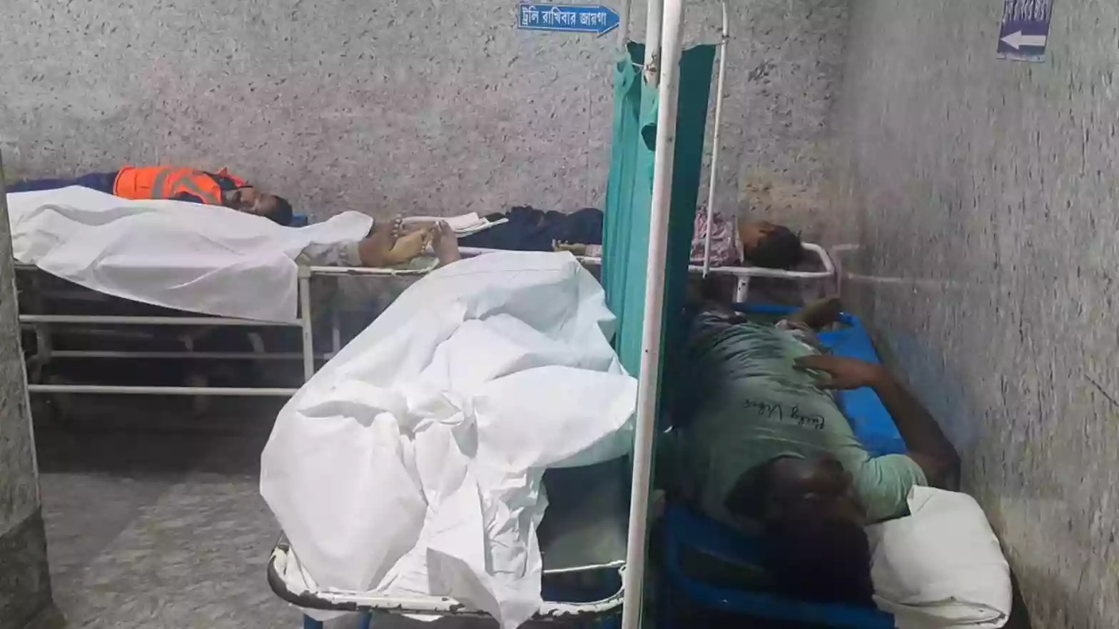 3 killed in chain accident on NH-12 in Raiganj after dumper crash and ambulance collision