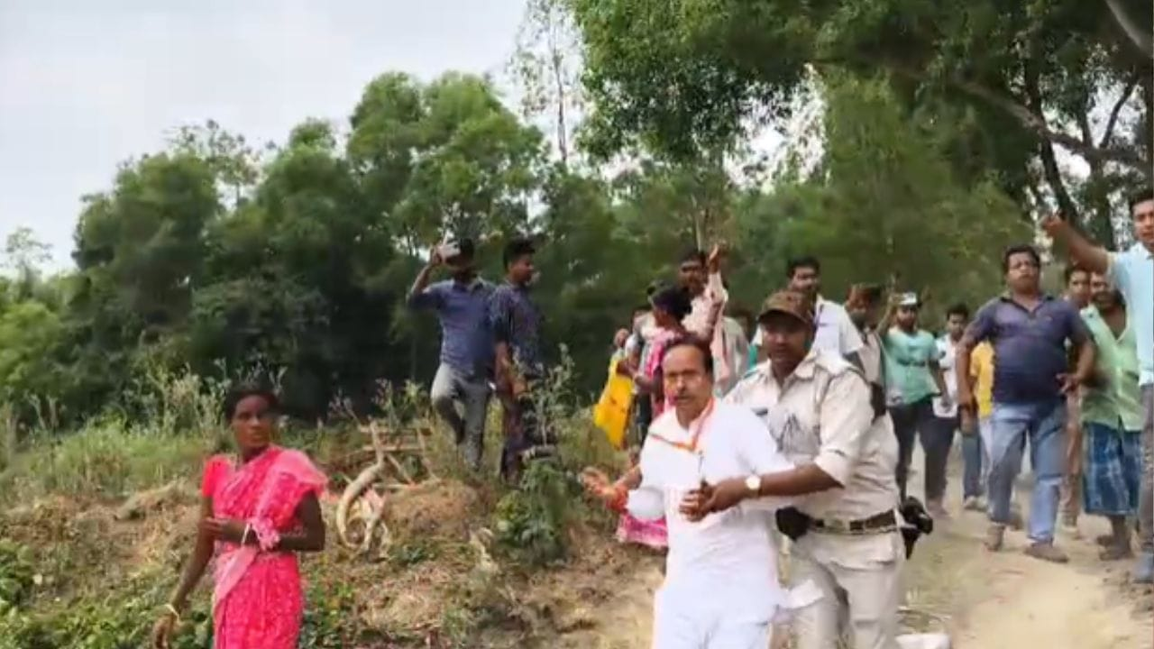 BJP's Subhendu Sarkar attacked in Dinajpur's Kumarganj, allegations against TMC