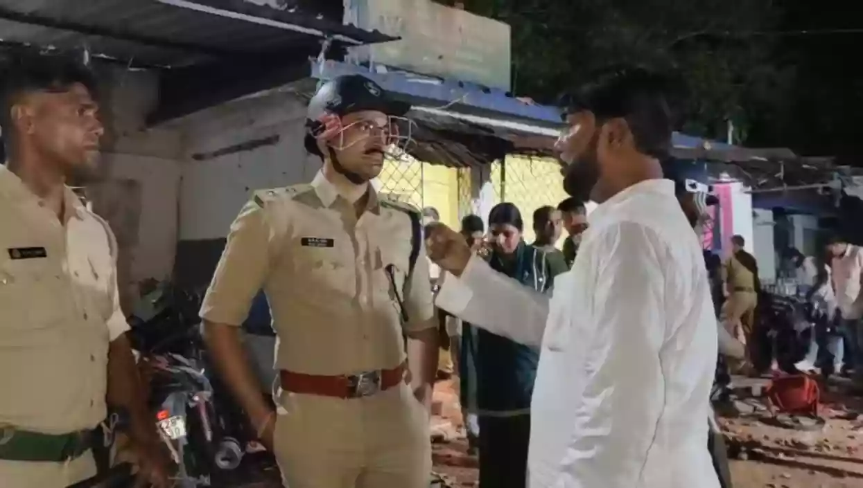 Police outpost vandalised in Asansol amid loudspeaker-related tensions in Railpar