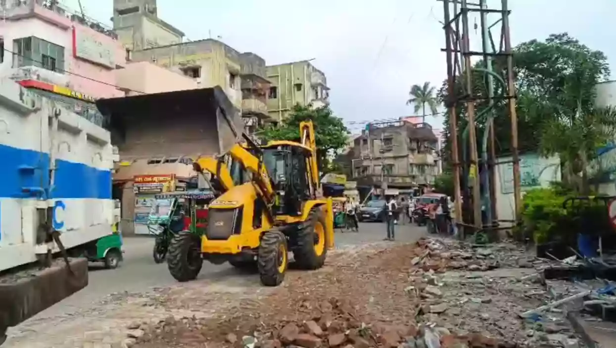 Bulldozer action in Garia, encroachment near Mahashmashan razed