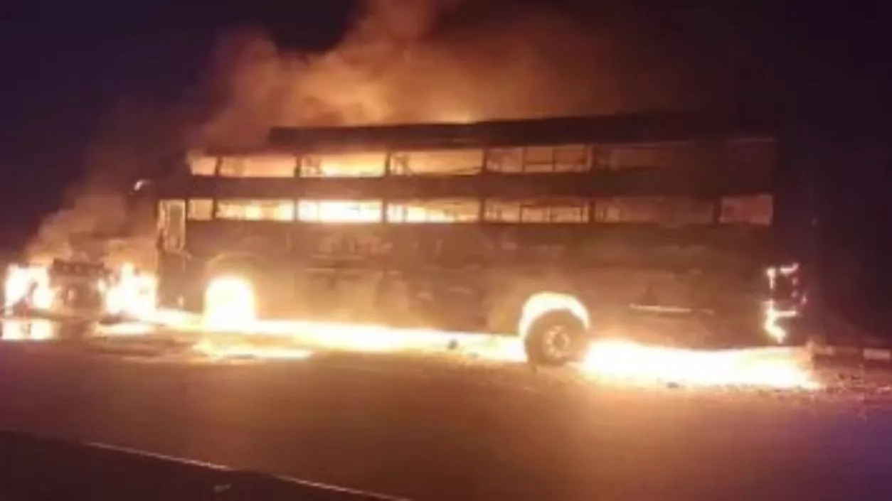 2 killed, around 20 injured after bus collides with tanker on Agra-Lucknow Expressway