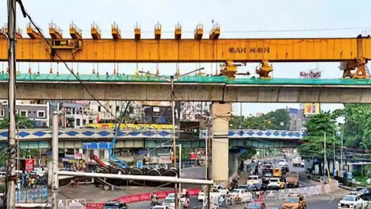 Two phases of Chingrighata Metro viaduct work completed in 120 hours after long delay