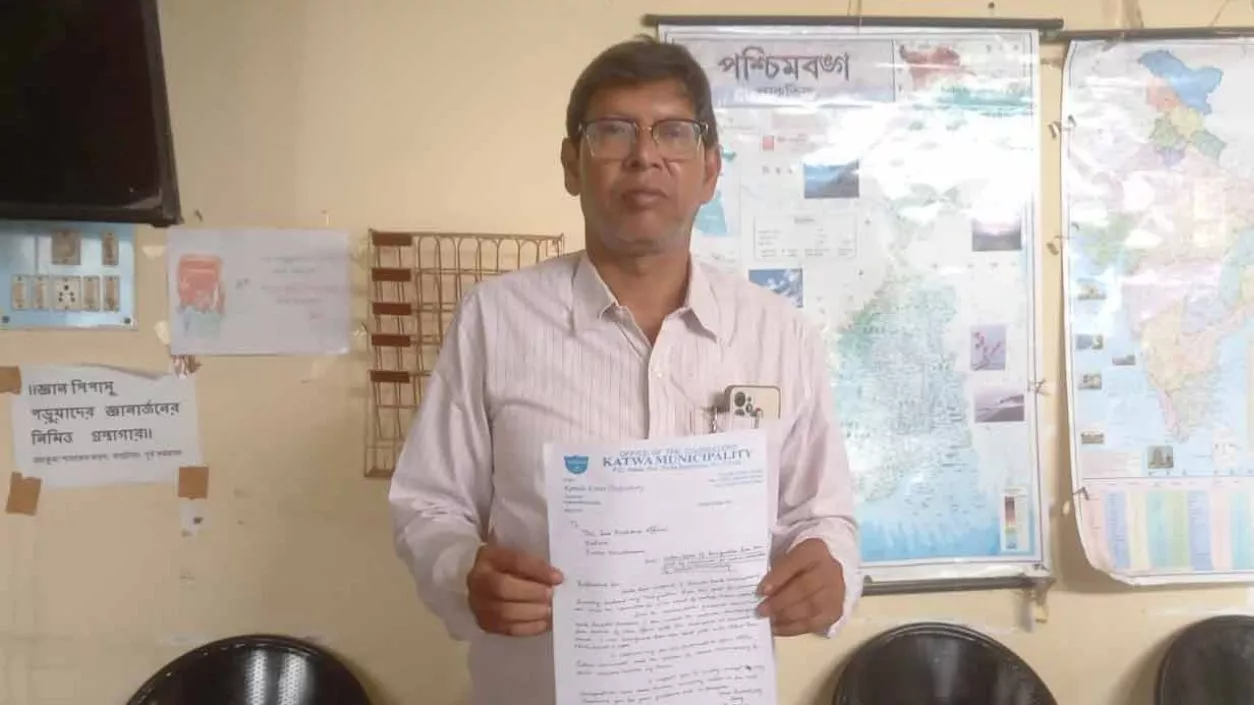 Katwa Municipality chairman resigns, cites health concerns despite appeals to stay