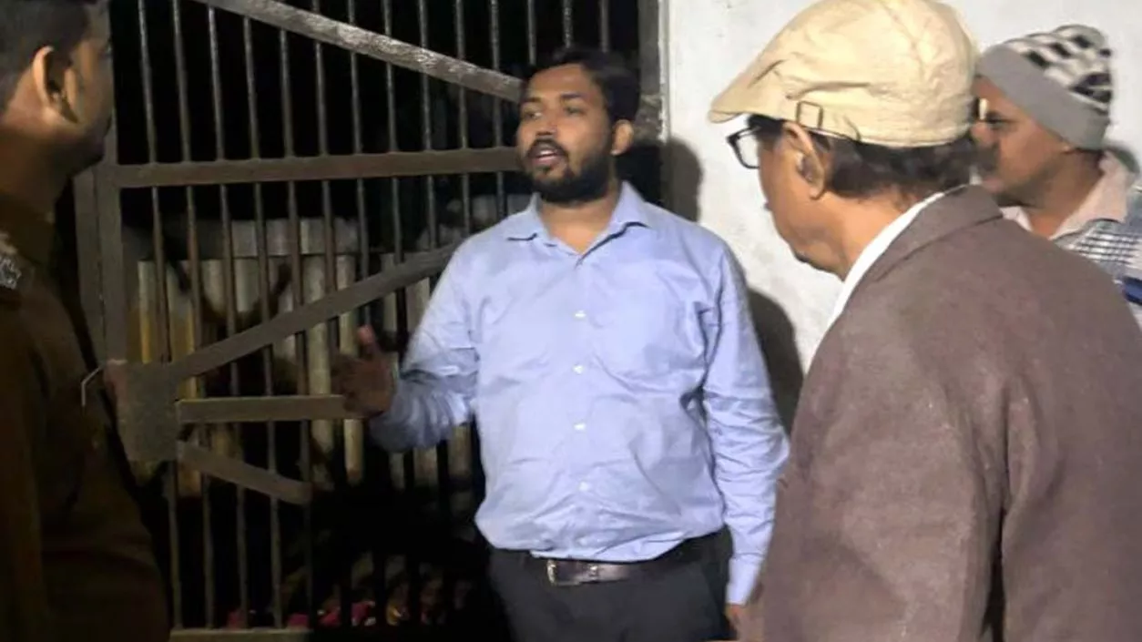 Khan Sir surrenders in Patna court after attempted murder and Arms Act charges