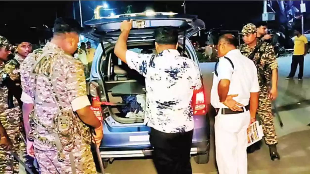 Checkpoints, vehicle searches expanded in Bhangar as police track Saokat Molla's network