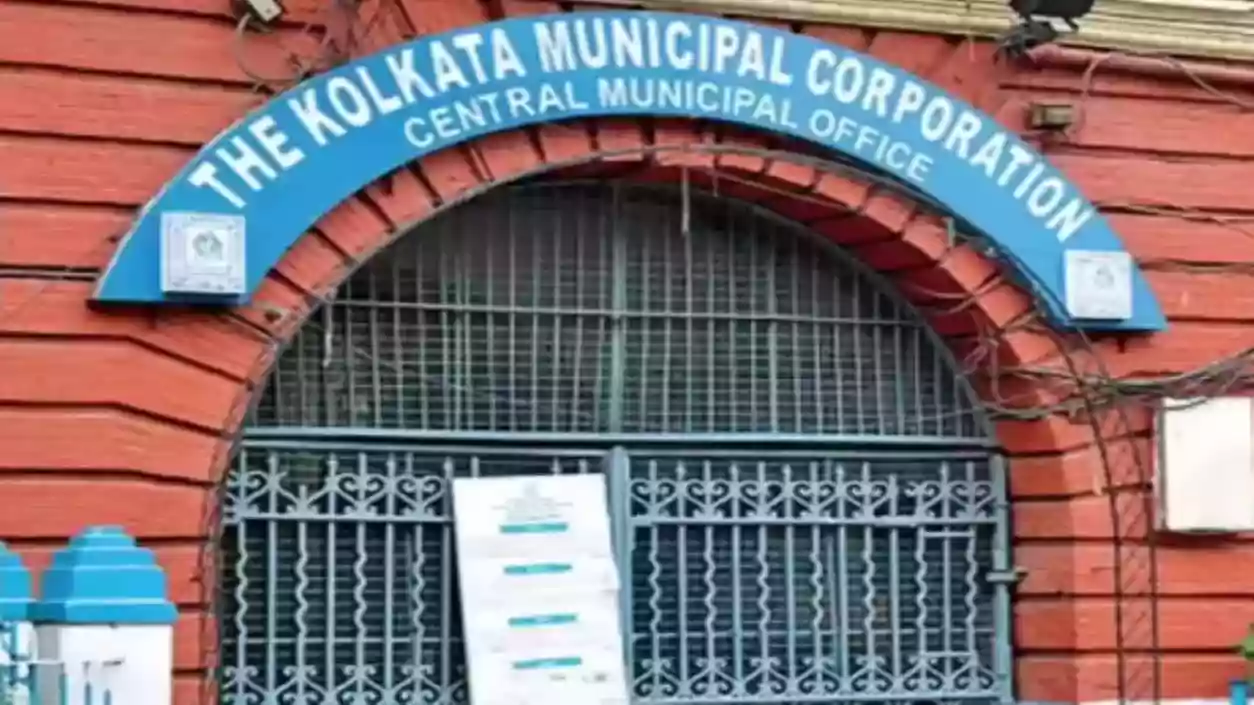 KMC to get administrator as Firhad Hakim resigns as mayor; councillors retain certificate powers