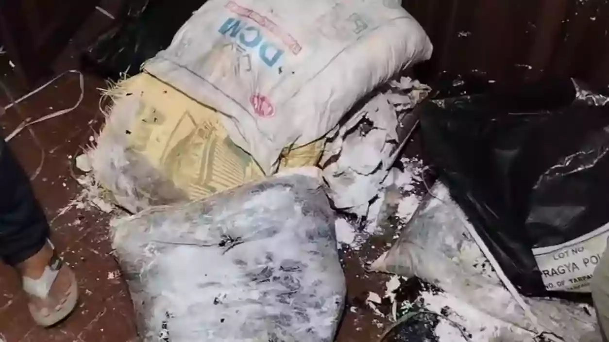 Eggs thrown, 'Chor-Chor' slogans raised after govt supplies recovered in Rajpur-Sonarpur ward