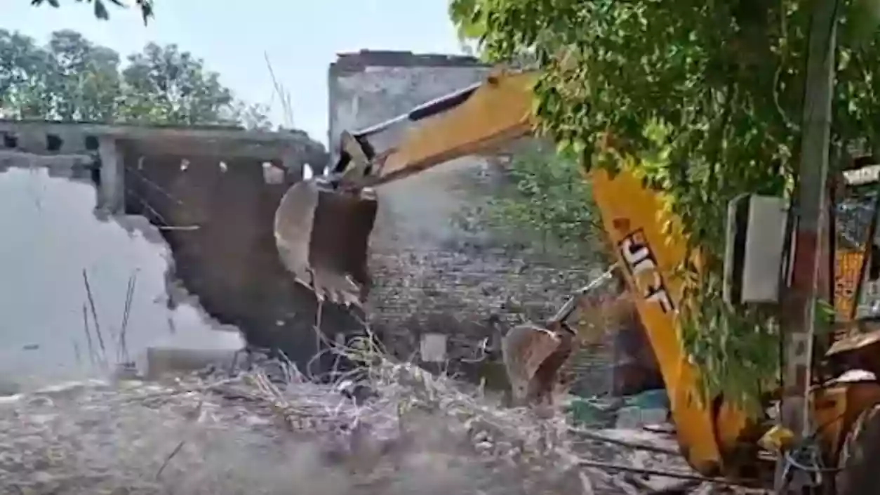 Moradabad launches bulldozer action against Hazrat Sultan Shah shrine after inquiry