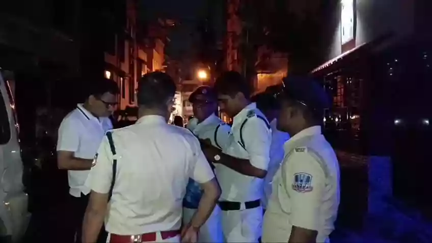 50 हजार के विवाद में गृहिणी की निर्मम हत्या, घर के दरवाजे पर रेता गला