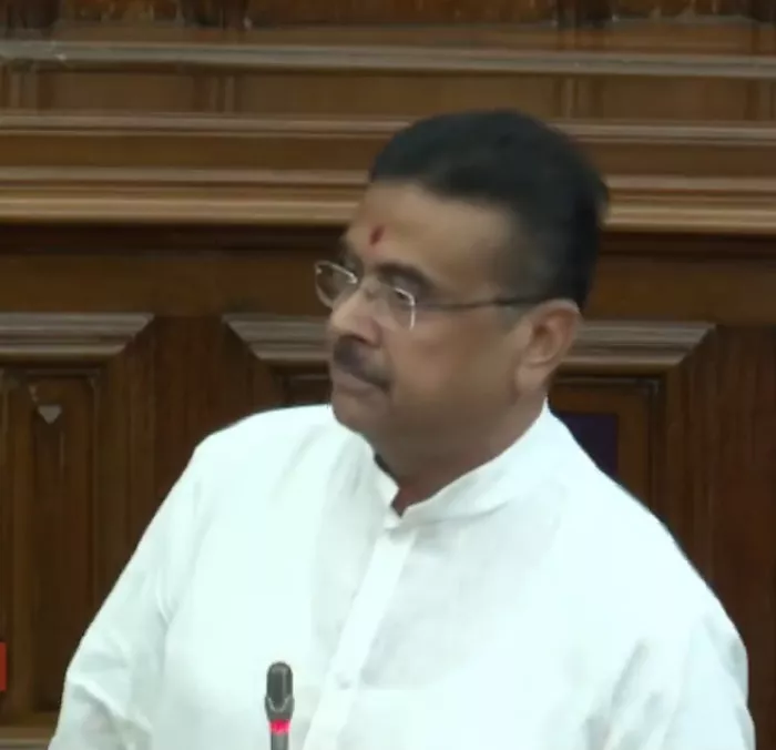 विधानसभा में ममता पर जमकर बरसे मुख्यमंत्री