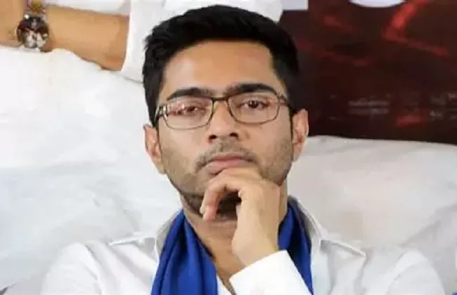विदेश जाने की अनुमति के लिए कलकत्ता हाई कोर्ट पहुंचे अभिषेक बनर्जी