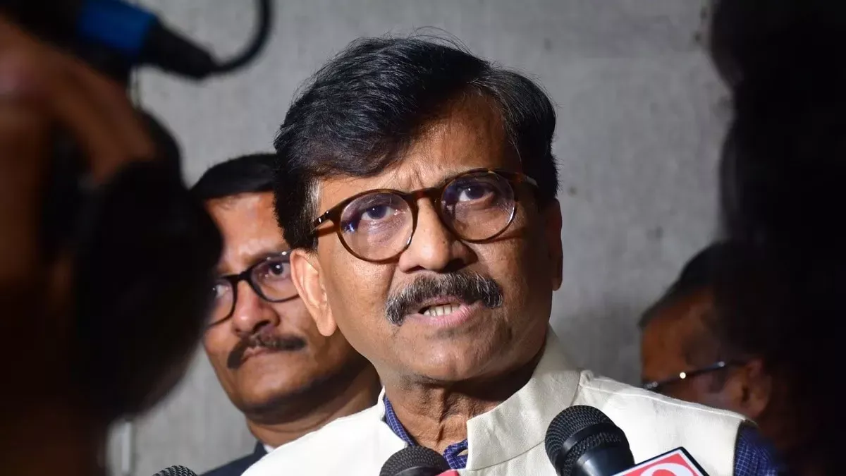 महाराष्ट्र: मराठी न आने पर शिवसेना यूबीटी ने की विधानसभा अध्यक्ष को निलंबित करने की मांग
