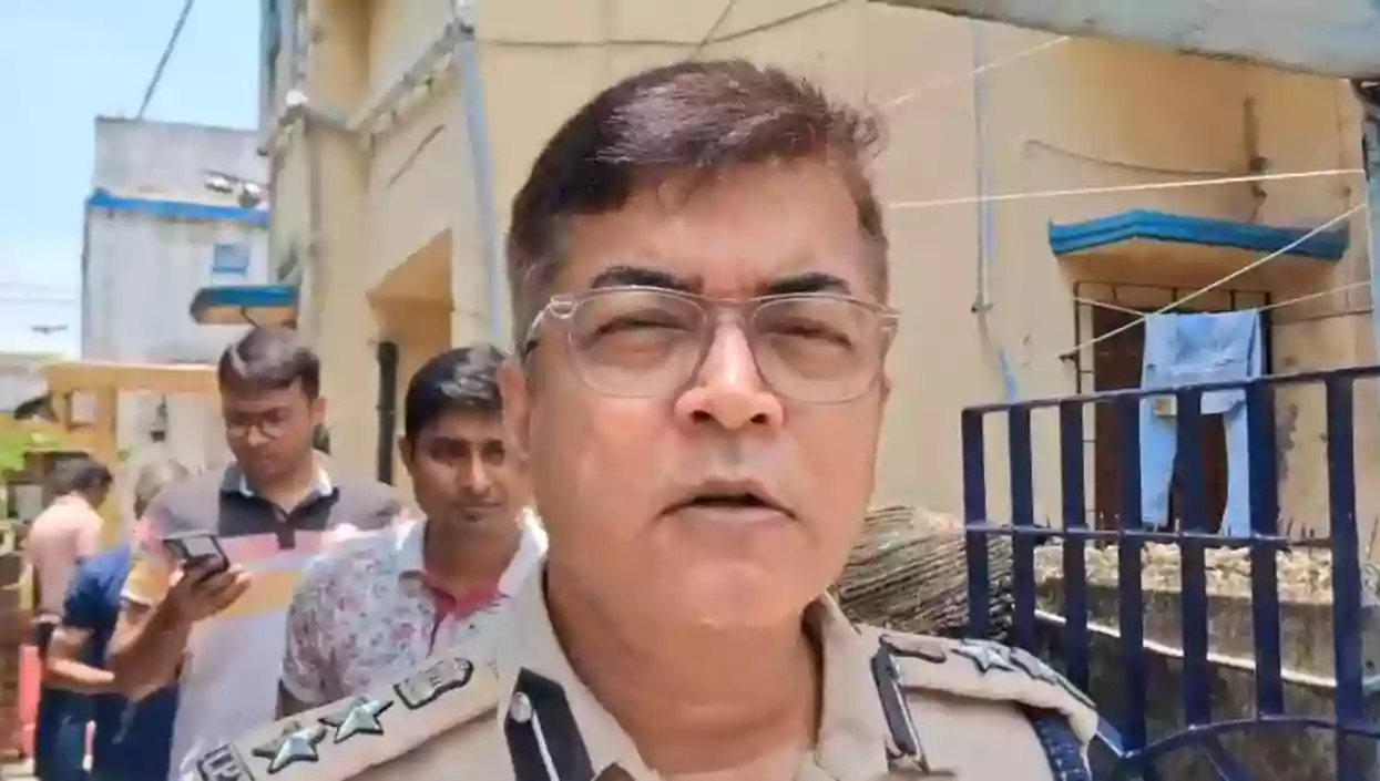 Woman found with throat slit in Hooghly; Police search for missing husband