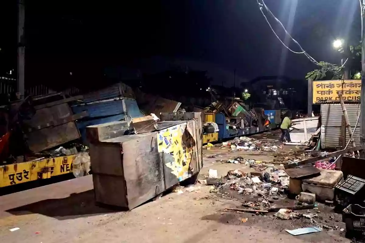 Bulldozer action at Park Circus station, encroachments razed in presence of large police force