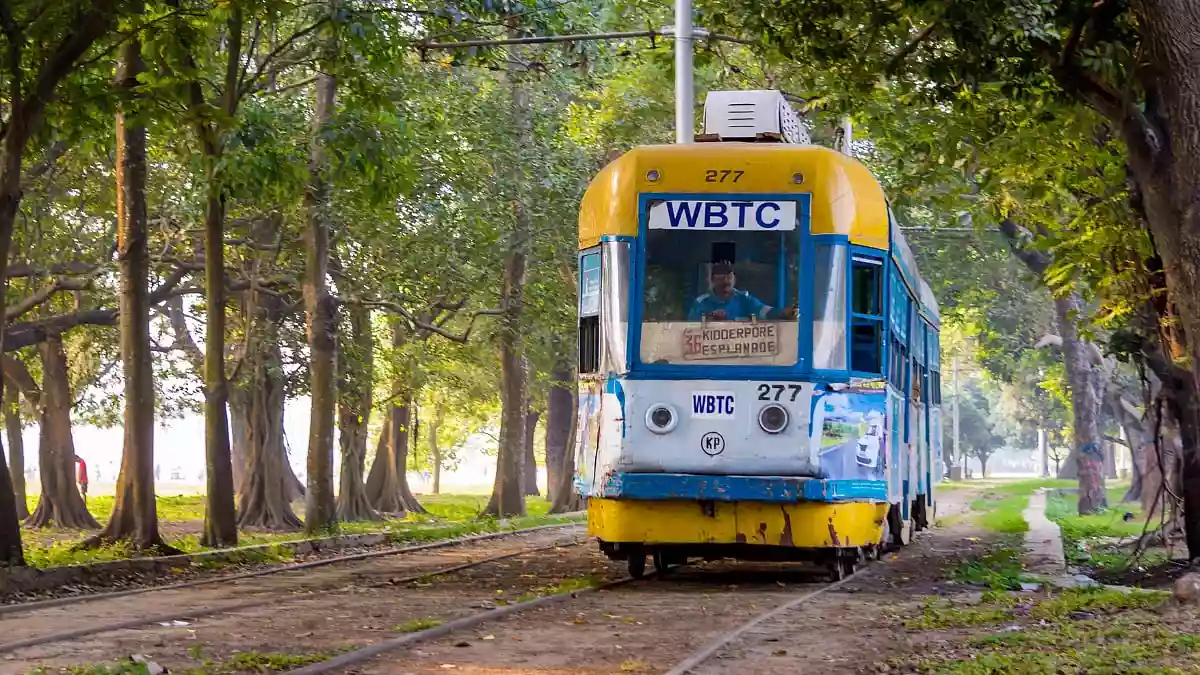 Tram will connect Kalighat to Dakshineshwar, announces Arjun Singh