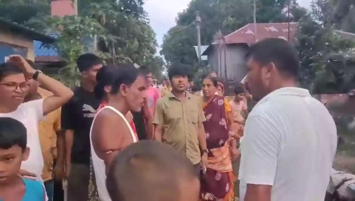TMC councilor and husband paraded by protesters over corruption allegations in Nadia