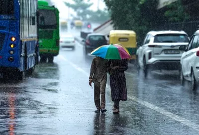 बंगाल में भारी बारिश का अलर्ट, तटीय जिलों में प्रशासन सतर्क