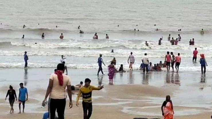 दीघा-मंदारमणि तट पर हाई अलर्ट, पर्यटकों के समुद्र में उतरने पर रोक