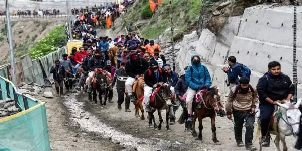 जम्मू से 6,721 अमरनाथ तीर्थयात्रियों का चौथा जत्था रवाना,  87 विदेशी नागरिक भी शामिल