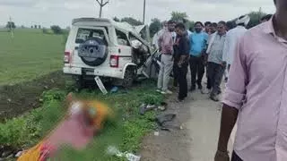 मप्र के सीहोर में ट्रक और बोलेरो की टक्कर में 5 की मौत, 4 गंभीर