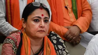 अतिक्रमण विवाद : मंत्री अग्निमित्रा पाल ने आसनसोल नगर निगम के तीन अधिकारियों से मांगी कैफ़ियत