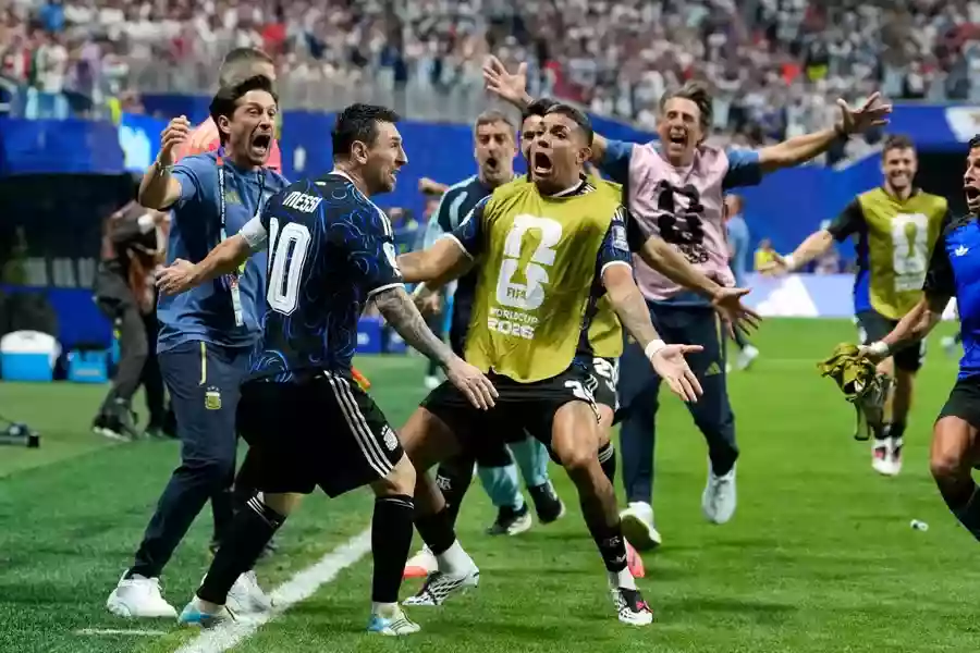 Argentina edges England 2-1 to reach World Cup final, set clash with Spain