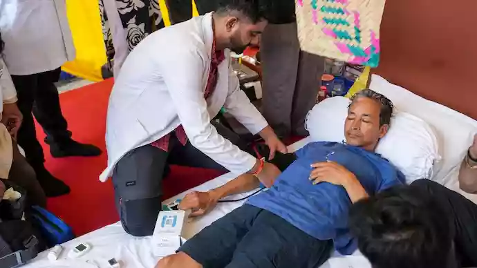 Delhi HC allows shifting Sonam Wangchuk to Medanta hospital